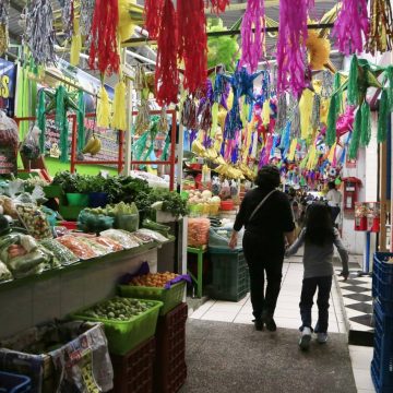 Ayuntamiento de Puebla promueve comprar en mercados locales