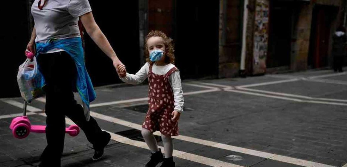 Nueva York registra un alza de hospitalizaciones de niños por la Covid-19