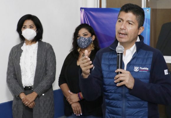 Eduardo Rivera y Fundación Slim suman esfuerzos para capacitar a mujeres del municipio de Puebla