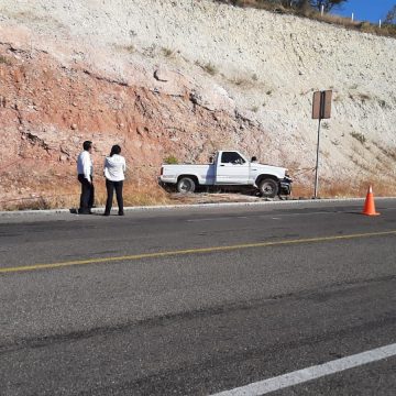 Se durmió, invadió carril y murió al chocar entre Tepeojuma y Tilapa