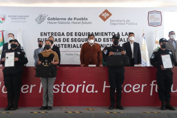 d4210d0b-d434-4a17-a8f5-29f14320c24c Analiza el Estado compra de mil patrullas y ambulancias para municipios: Adelanta Barbosa