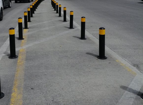 Suspendido el retiro de bolardos por falta de presupuesto: Infraestructura