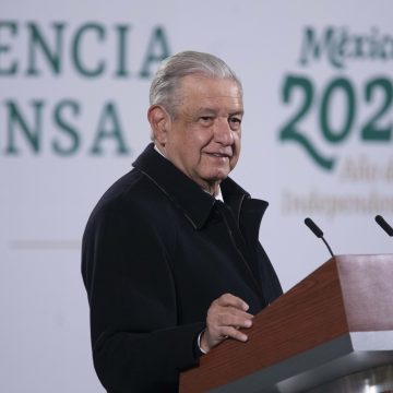 López Obrador celebra fallo de TEPJF sobre revocación de mandato.