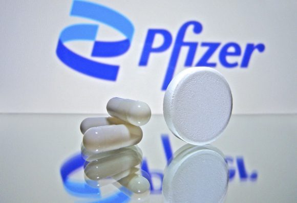 Autoriza Estados Unidos el uso de emergencia de la pastilla anticovid de Pfizer