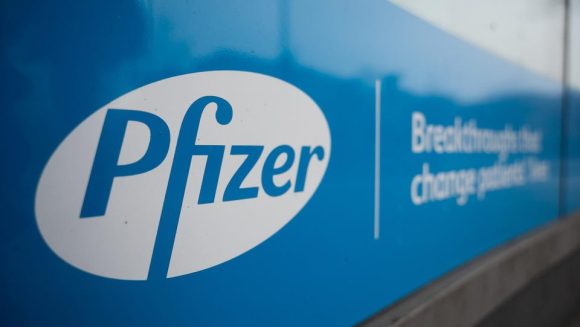 Pfizer prevé que pandemia de covid podría extenderse hasta 2024