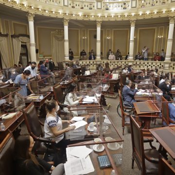 Promueven la igualdad en el Congreso de Puebla; aprueban reformas