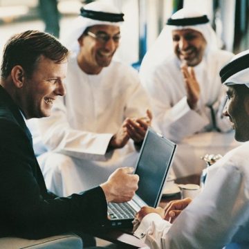 Emiratos Árabes Unidos, primer país del mundo en tener una semana laboral de 4 días y medio