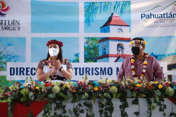 Reconoce Turismo a Pahuatlán por preservar y promover tradiciones