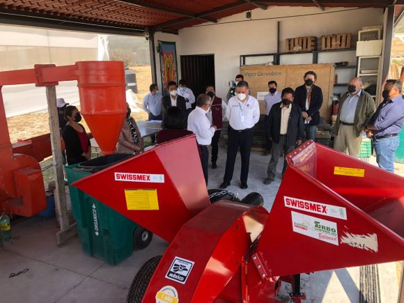 Entrega Trabajo maquinaria para actividades agroecológicas en el Instituto de Ciencias de la BUAP