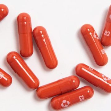 La píldora anti-Covid de Merck se mantiene “activa” contra Ómicron