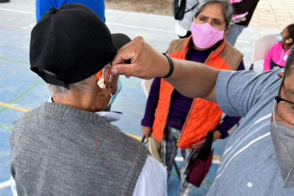 Con aparatos auditivos, SEDIF beneficia a más de mil personas del interior del estado