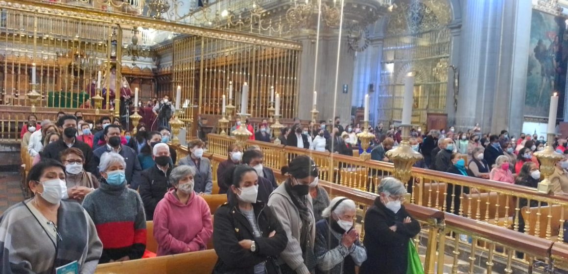 Redoblar esfuerzos ante llegada de la cuarta ola de Covid-19: arzobispo de Puebla