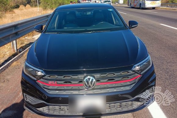 Por posesión ilegal de combustible, Policía Estatal detiene a un hombre