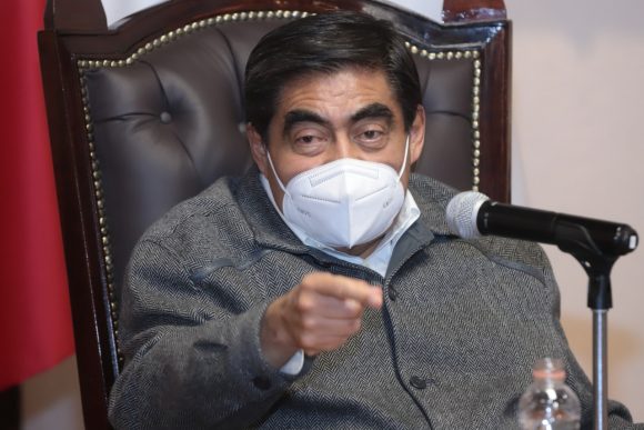 Coparmex no apoya a la salud ni con cubrebocas; los empresarios no pagan impuestos: Barbosa