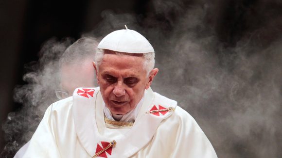 Benedicto XVI acepta falso testimonio en informe de abuso