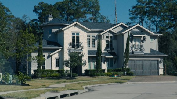 Casa-1B-1-1 Así vive en Houston el hijo mayor de AMLO