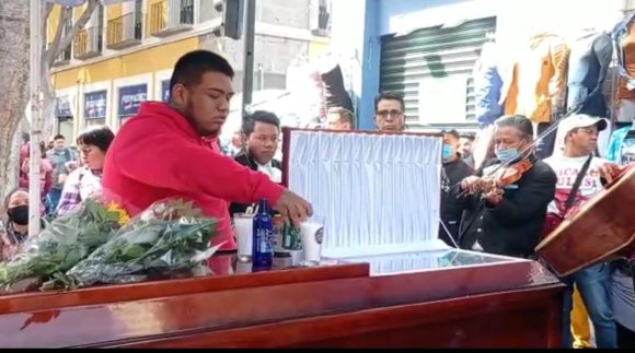 Velan al “Oaxaco” en pleno centro histórico de Puebla