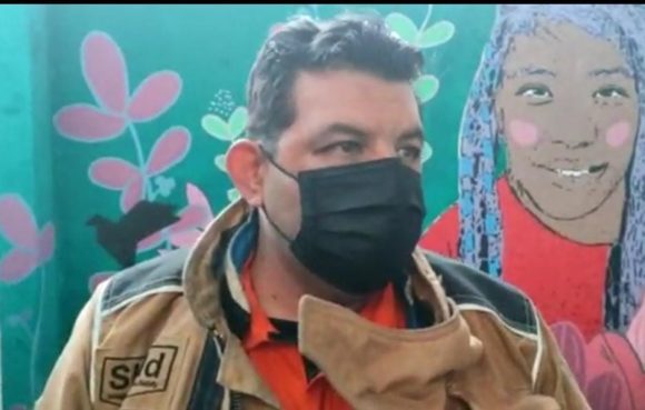 Buscan bajo escombros tres personas atrapadas tras explosión: PC