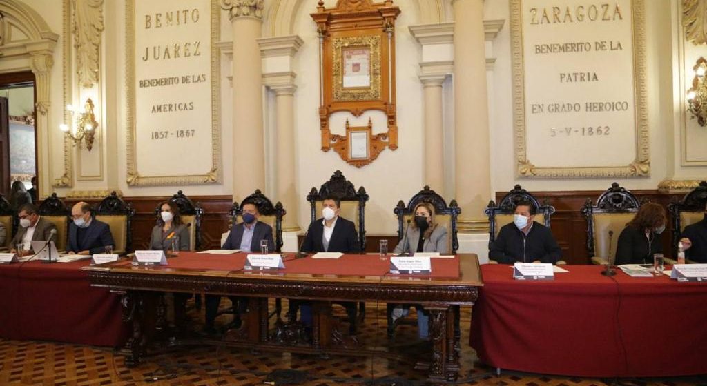 Eduardo Rivera suma esfuerzos con alcaldes de la zona metropolitana