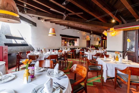 Restauranteros prevén alza de precios en 2022