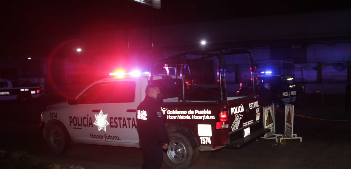 Recuperó Policía Municipal de Puebla un vehículo robado; cuatro hombres fueron detenidos