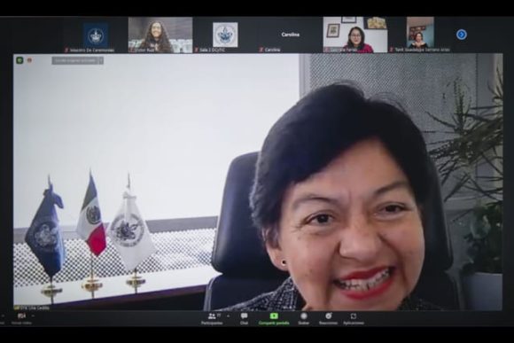 La rectora Lilia Cedillo da la bienvenida a los alumnos de nuevo ingreso de ARPA