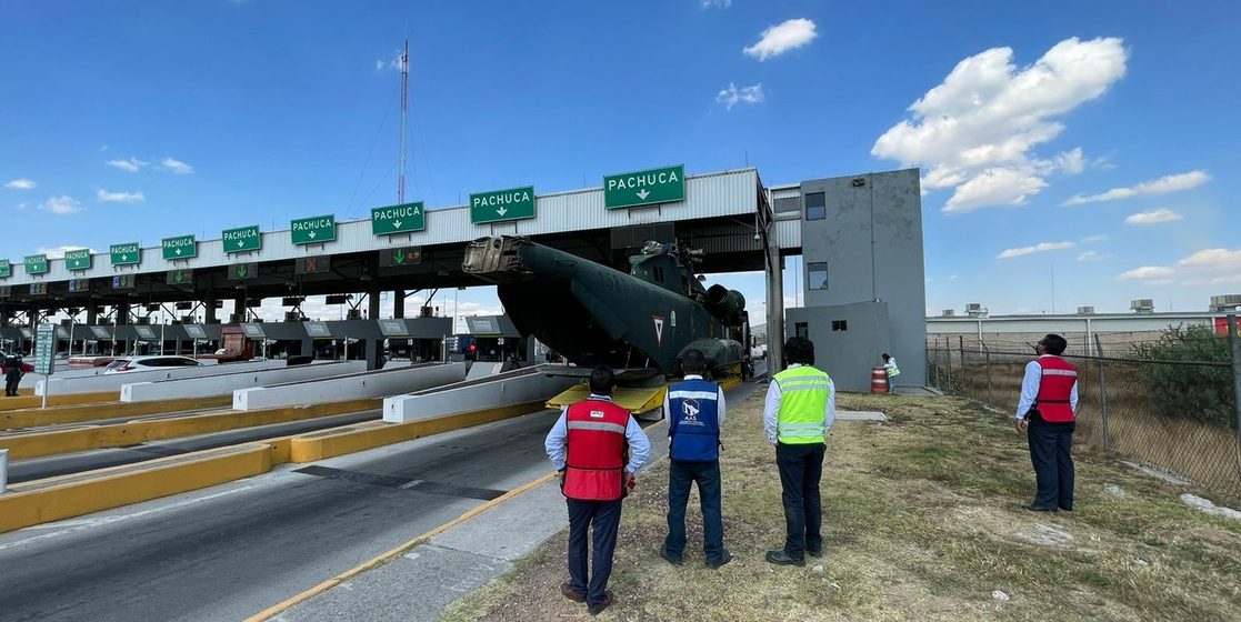 Helicóptero atorado en la autopista México-Pachuca