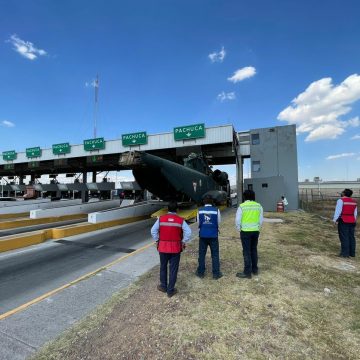 Helicóptero atorado en la autopista México-Pachuca