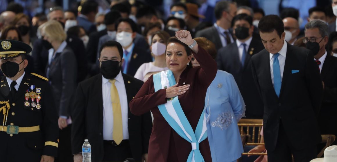 Rinde protesta Xiomara Castro como presidenta de Honduras