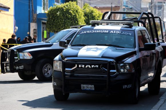 NOTA ROJA . HOMICIDIO (FOTOS) Casi linchan a golpes a 2 presuntos ladrones en Texmelucan