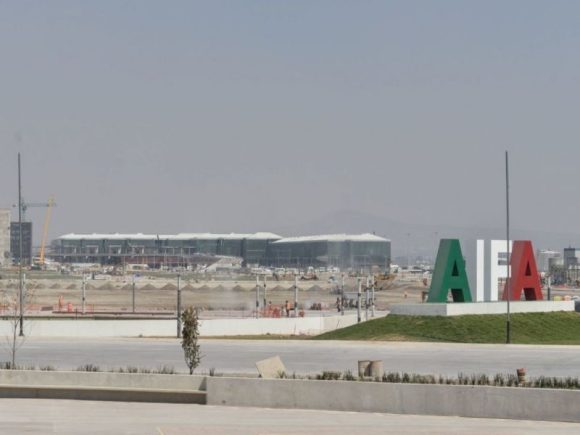 El primer vuelo del aeropuerto de Santa Lucía llegará de Guadalajara