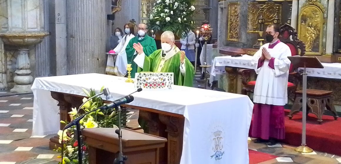 Llama arzobispo a sociedad poblana a unirse en oración para el pronto fin del conflicto bélico
