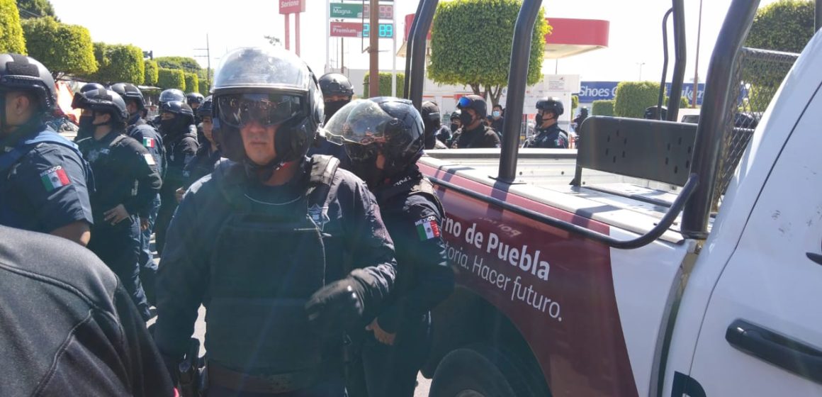 En inmediaciones del mercado Hidalgo detienen a dos personas por presunto robo