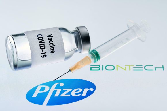 Pfizer envió solicitud para aprobación de vacuna contra COVID-19 en menores de 5 años