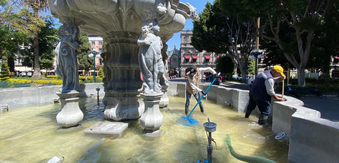 Inicia mantenimiento de la Fuente de San Miguel