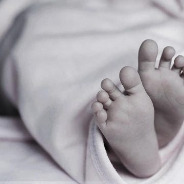 Muere bebé que revivió en su funeral