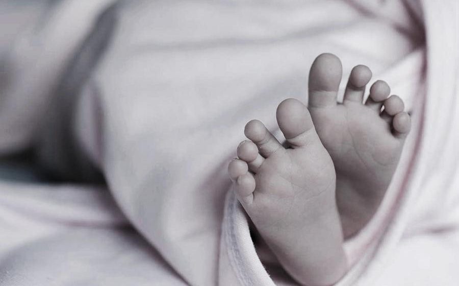 Muere bebé que revivió en su funeral