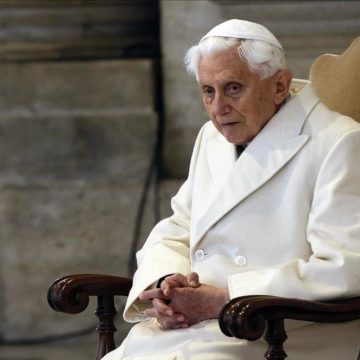 Benedicto XVI pide perdón por los abusos y errores bajo su responsabilidad