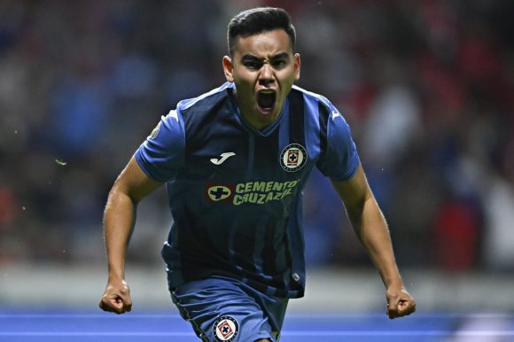 El Cruz Azul venció al Toluca como visitante y mantiene el paso