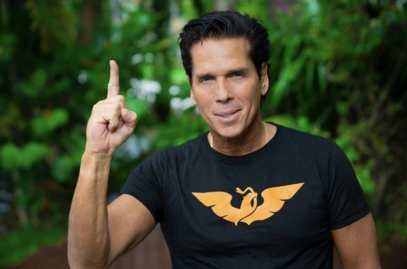 MC retira candidatura al actor Roberto Palazuelos