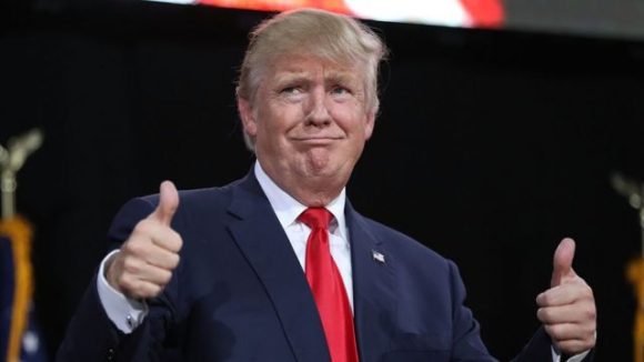 Elon Musk restablece cuenta de Twitter a Trump