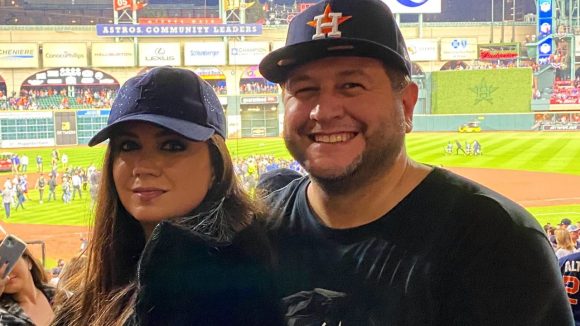 HIJO DE AMLO, ESPOSA Jose Ramón López hijo de AMLO sostiene que sus ingresos provienen de su trabajo