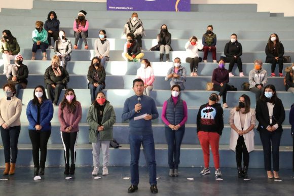 Presentan talleres de autodefensa con perspectiva de género