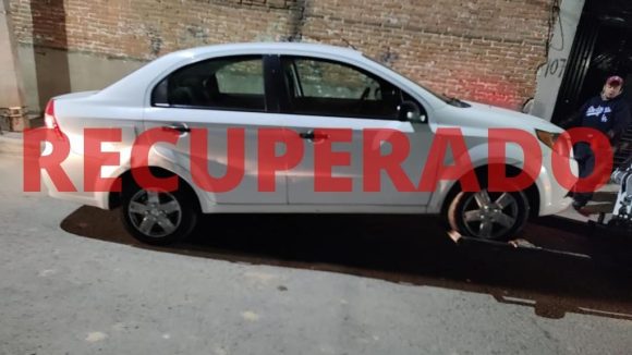 Policías de San Pedro Cholula recuperaron Dos vehículos robados