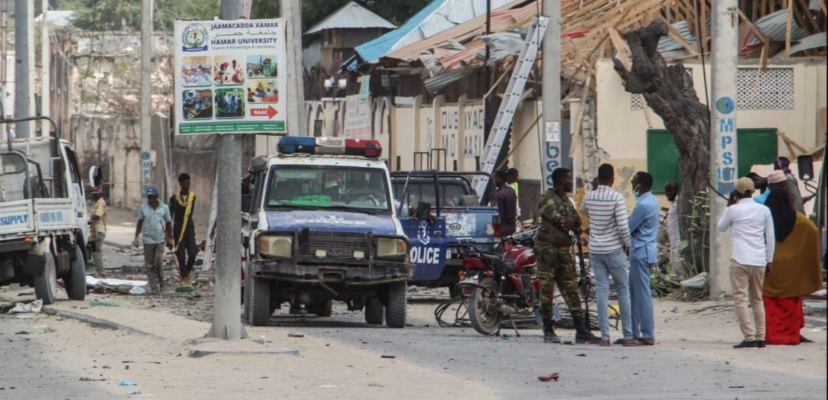 Atentado suicida deja al menos 15 muertos en el centro de Somalia