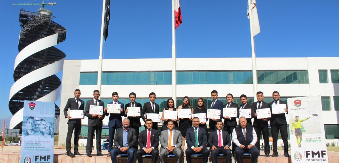 Primera Generación de árbitros graduados en el SNC Campus Puebla