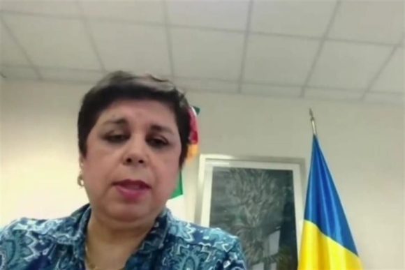 “Escuchamos explosiones, estamos bien”: embajadora en Ucrania