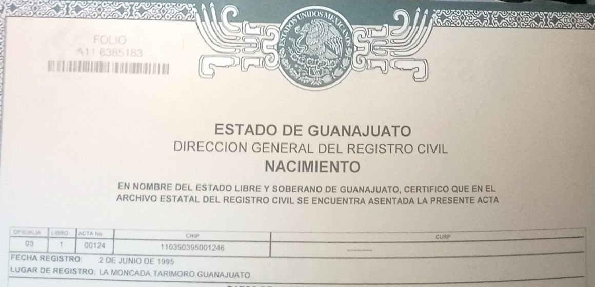 México entrega primera acta de nacimiento a persona de género no binario