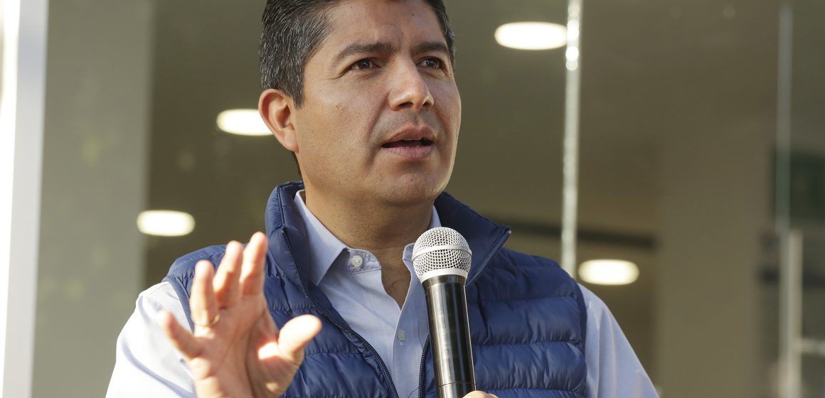 Alcalde defiende proyecto de parquímetros, Puebla será moderna, aseguró