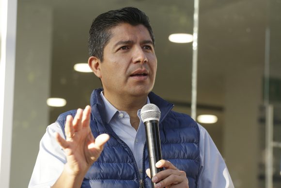 ayuntamiento-credito-a-la-palabra-500182 Alcalde defiende proyecto de parquímetros, Puebla será moderna, aseguró